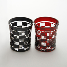Edo Kiriko Sake Glass (Red & Black Checker Pattern)
